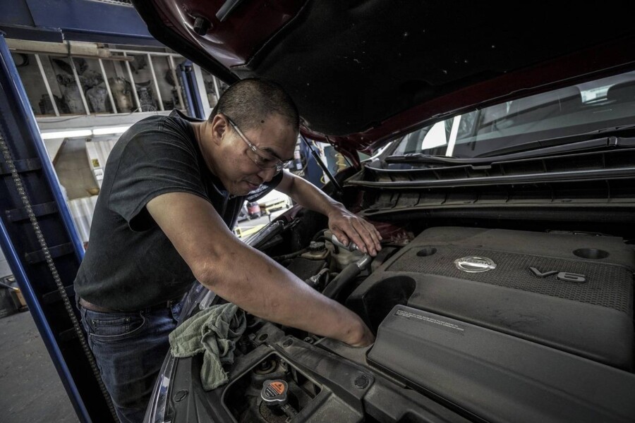 Check engine od czego się zapala i co to oznacza?